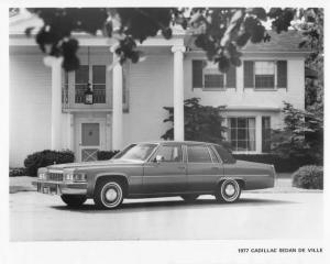 1977 Cadillac Sedan DeVille Press Photo and Release 0031