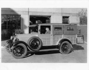 1929 Ford Station Wagon Press Photo & Release 0005