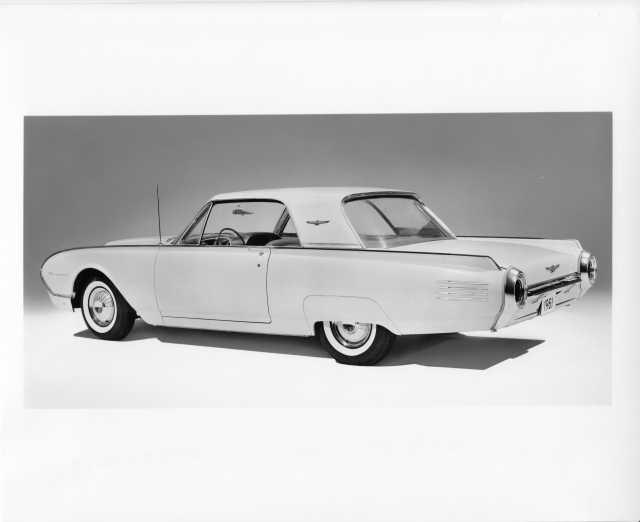 1961 Ford Thunderbird Press Photo & Release 0021
