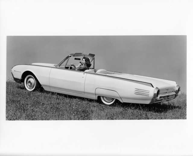 1961 Ford Thunderbird Press Photo & Release 0023