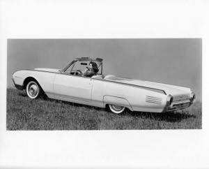 1961 Ford Thunderbird Press Photo & Release 0023