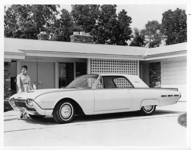 1962 Ford Thunderbird Press Photo & Release 0045