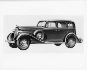 1934 Pontiac Four-Door Sedan Press Photo 0009