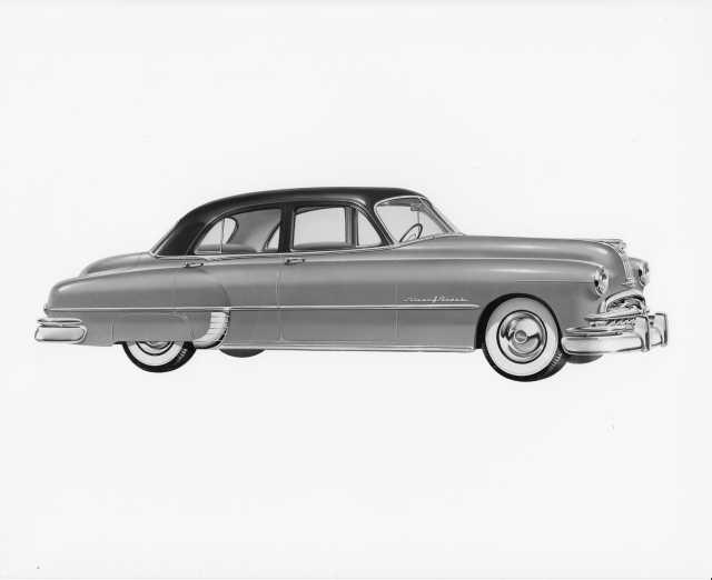 1950 Pontiac Deluxe Chieftain Four-Door Sedan Press Photo 0021