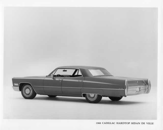 1968 Cadillac Sedan DeVille Hardtop Press Photo and Release 0046