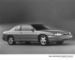 1995 Chevrolet Monte Carlo Press Photo 0026