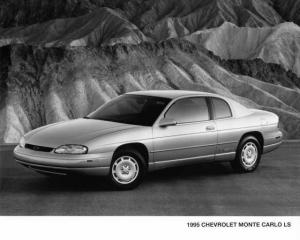 1995 Chevrolet Monte Carlo LS Press Photo 0027