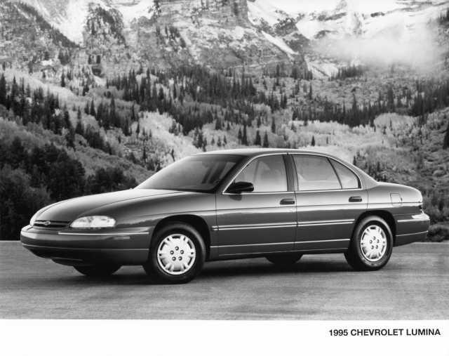 1995 Chevrolet Lumina Press Photo 0030
