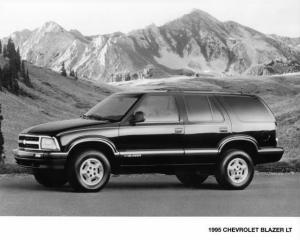 1995 Chevrolet Blazer LT 4-Door Truck Press Photo 0035