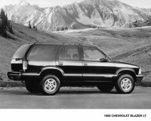 1995 Chevrolet Blazer LT 4-Door Truck Press Photo 0036
