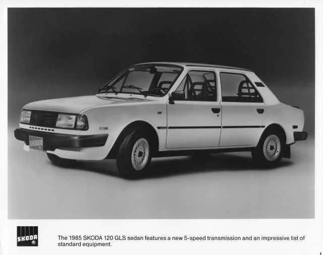 1985 Skoda 120 GLS Sedan Press Photo 0001