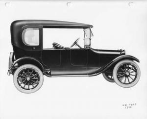 1916 Dodge 4-Door Touring Sedan Press Photo 0002