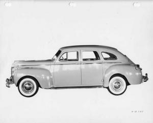1941 Dodge Custom Series D19 Four Door Sedan Press Photo 0027