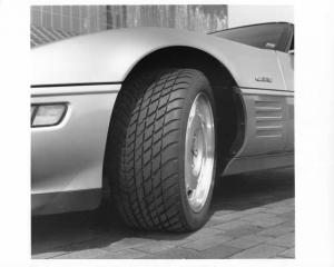 1992 Chevrolet Corvette ZR-1 with Goodyear Eagle GS-C Press Photo 0077