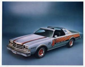 1976 Buick Century Indianapolis 500 Official Pace Car Press Photo 0087 - Color