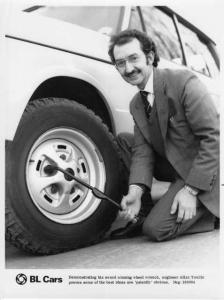 1980 British Leyland Cars Allan Tomlin Shows Off Wheel Wrench Press Photo 0014