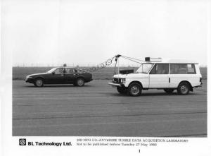 1980 Rover 3500 & Range Rover Go-Anywhere Mobile Data Lab Press Photo 0018