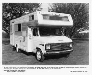 1974 GMC Rally Camper Special RV Truck Factory Press Photo 0022