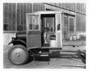 1917 GMC Truck Chassis Factory Press Photo 0049