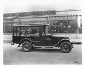 1920 GMC Truck Factory Press Photo 0072 Leon & Leon Inc Tobacco and Candies