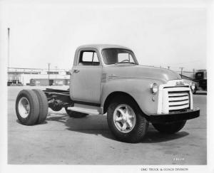 1954 GMC Truck 400 Factory Press Photo 0100
