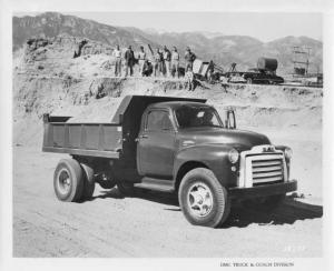 1954 GMC Truck 470 Dump Factory Press Photo 0101