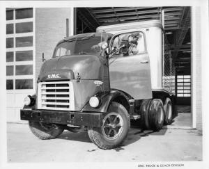 1954 GMC Truck DFW620 COE Factory Press Photo 0106