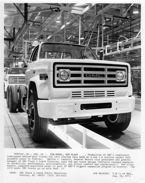 1973 GMC Truck Medium Duty Factory Press Photo with Text 0120