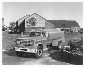 1974 GMC Truck Medium Duty Gas Tanker Factory Press Photo 0125