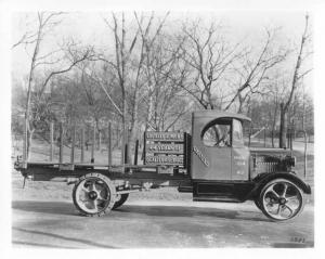 1910 GMC Truck Stake Factory Press Photo 0066 - Costello Lumber
