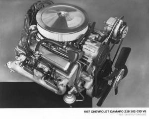 1967 Chevrolet 302 Cu In V8 Engine Press Photo 0110