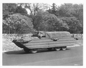 1942-1945 DUKW Factory Press Photo - Modified GMC CCKW Truck - Duck Boat 0015