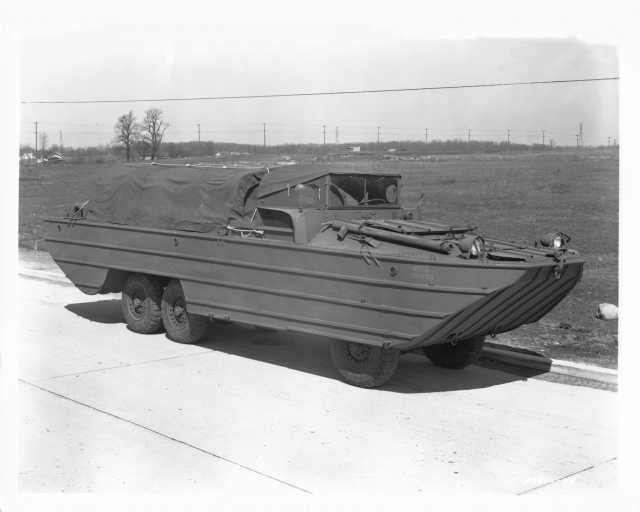 1942-1945 DUKW Factory Press Photo - Modified GMC CCKW Truck - Duck Boat 0016
