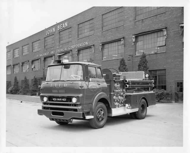 1964 GMC 7000 Farmington Township Fire Truck No 4 Press Photo 0030