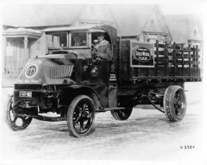 1917-1919 Mack Model AC Truck Factory Press Photo 0004 - Gold Medal Flour