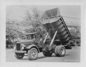 1920s Era Mack Dump Truck Factory Press Photo 0014