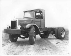 1930s Era Mack Truck Chassis Factory Press Photo 0021