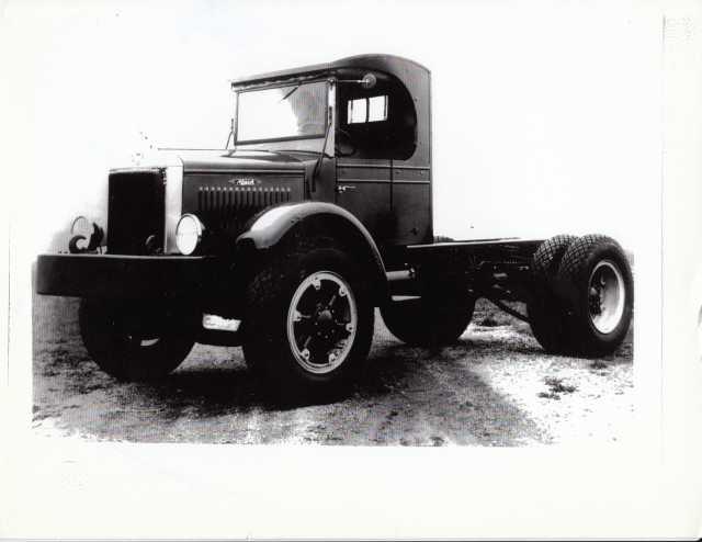 1930s Era Mack Truck Chassis Factory Press Photo 0022