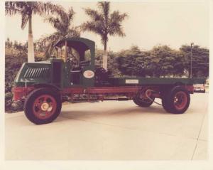 1923-1927 Mack Bulldog Truck Color Photo 0035 - Florida Power and Light Company