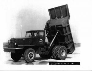 1950s Era Mack LV Dump Truck Factory Press Photo 0310