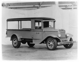 1930 Mack Roll-Up Side Canopy Delivery Truck Factory Press Photo 0050