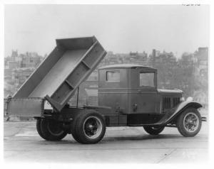 1930 Mack Dump Truck Factory Press Photo 0052