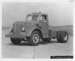 1950s Era Mack A-Series Truck Factory Press Photo 0082