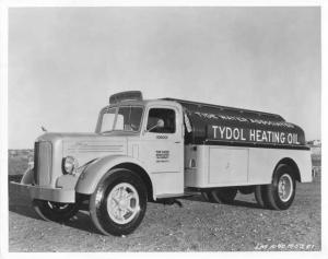 1950s Era Mack Truck Factory Press Photo 0087 - Tide Water Assoc Heating Oil
