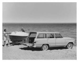 1963-1965 Jeep Wagoneer SJ 4 Wheel Drive Factory Press Photo 0002