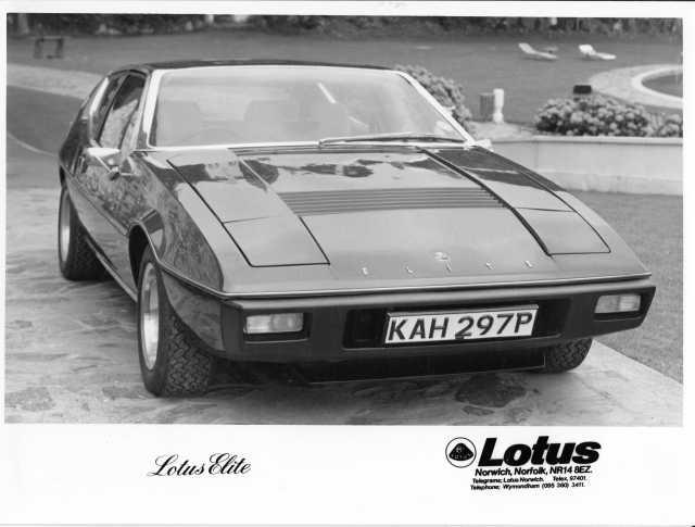 1976 Lotus Elite Press Photo 0005 - Right-Hand Drive