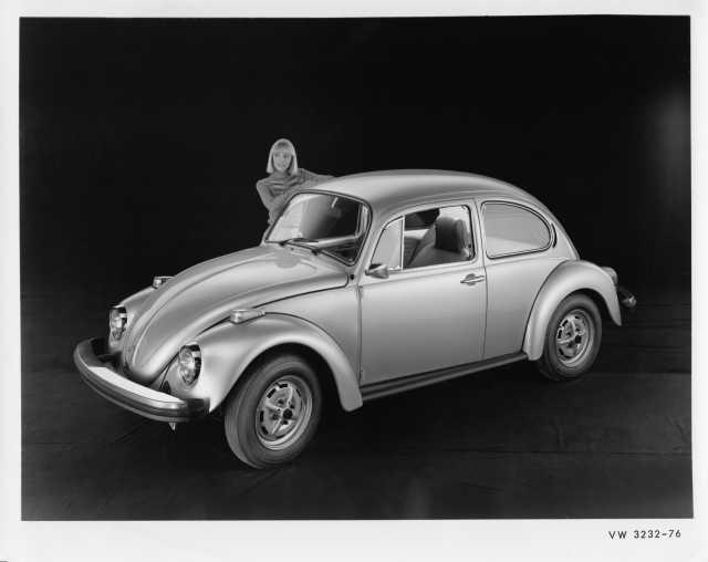 1976 VW Volkswagen Beetle Bug Press Photo and Release 0007