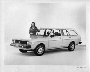 1977 VW Volkswagen Dasher Station Wagon Press Photo and Release 0026