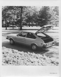 1977 VW Volkswagen Dasher 2-Door Hatchback Press Photo and Release 0028