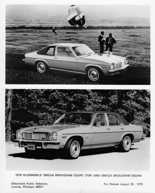 1976 Oldsmobile Omega Brougham Coupe and Sedan Factory Press Photo 0210